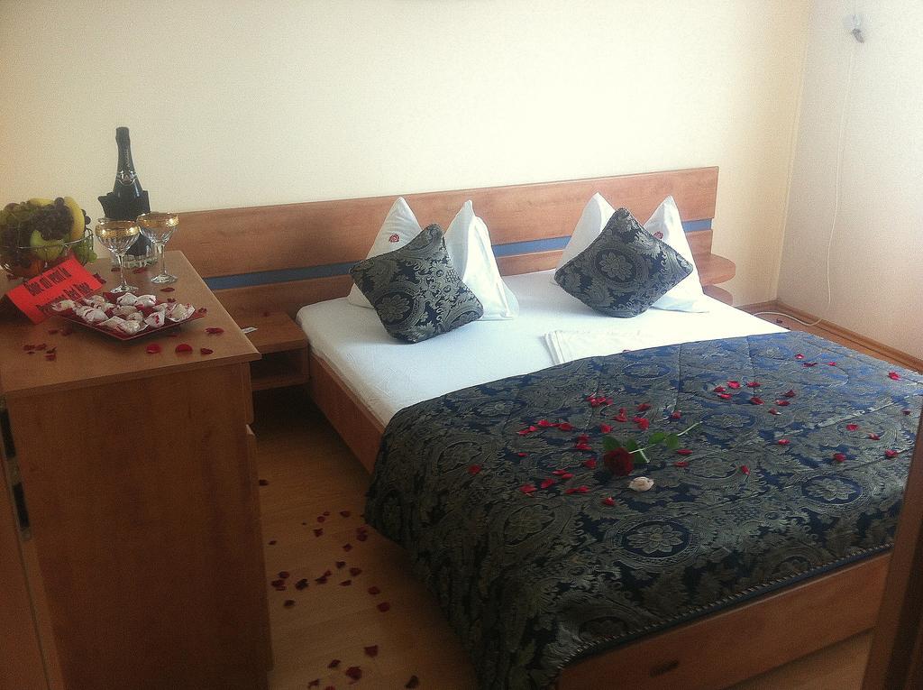 Pensiunea Red Rose Apartments Temesvár Kültér fotó